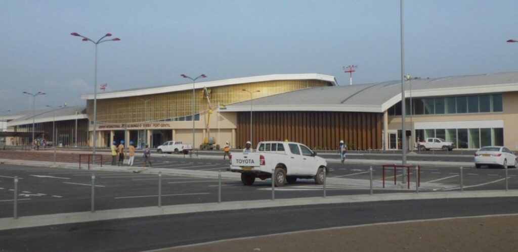 Gabon : l'aéroport de Port-Gentil renommé en hommage à Joseph Rendjambe Issani