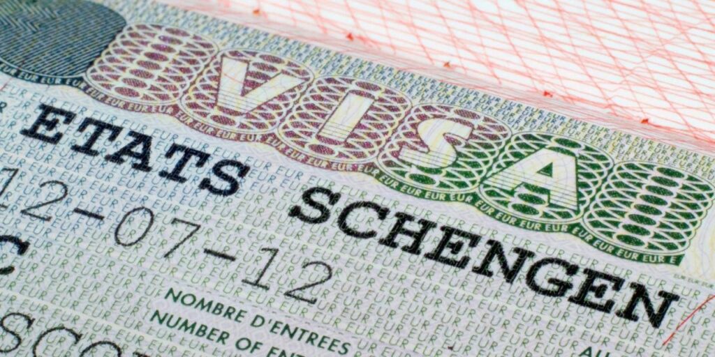 Politique : la France met fin à l’exemption de visa pour les diplomates algériens