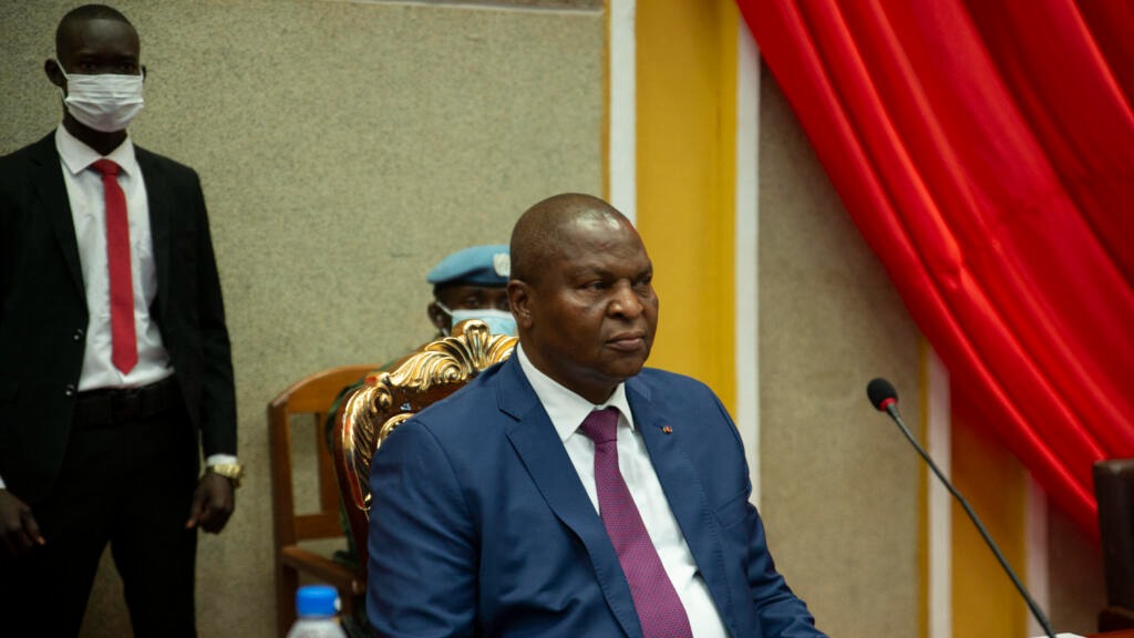 Centrafrique Faustin-Archange Touadéra officialise sa candidature à la présidentielle