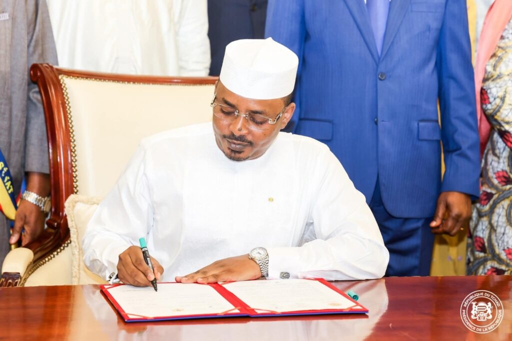 Tchad la loi fondamentale révisée promulguée