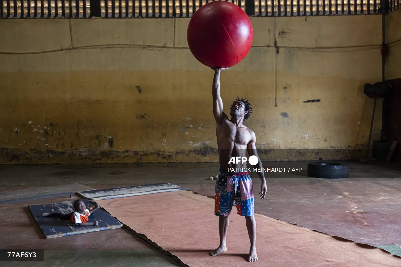 Guinée : le cirque comme levier d’espoir pour des jeunes défavorisés