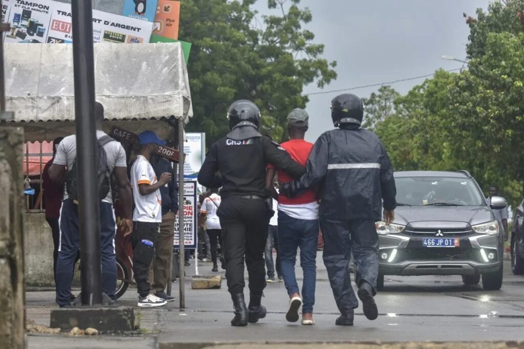 Côte d’Ivoire : 32 manifestants condamnés à trois ans de prison
