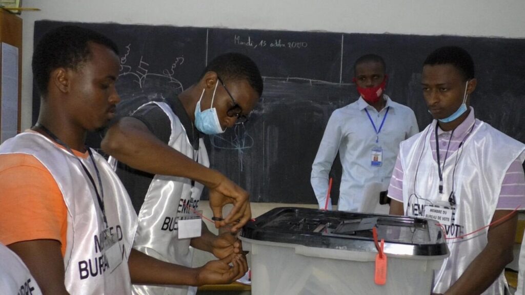 Guinée : neuf candidats retenus pour la présidentielle de décembre