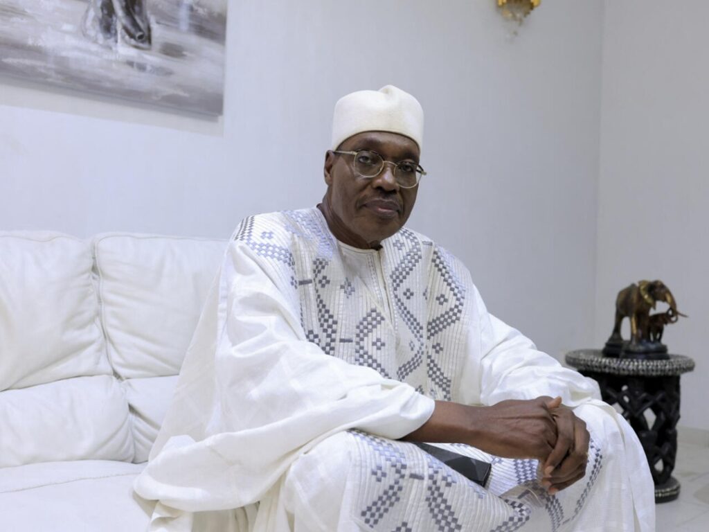 Politique : l'opposant camerounais Issa Tchiroma Bakary accueilli en Gambie
