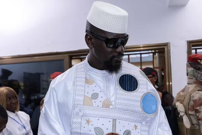 Présidentielle en Guinée : Mamadi Doumbouya largement en tête dans les premiers résultats