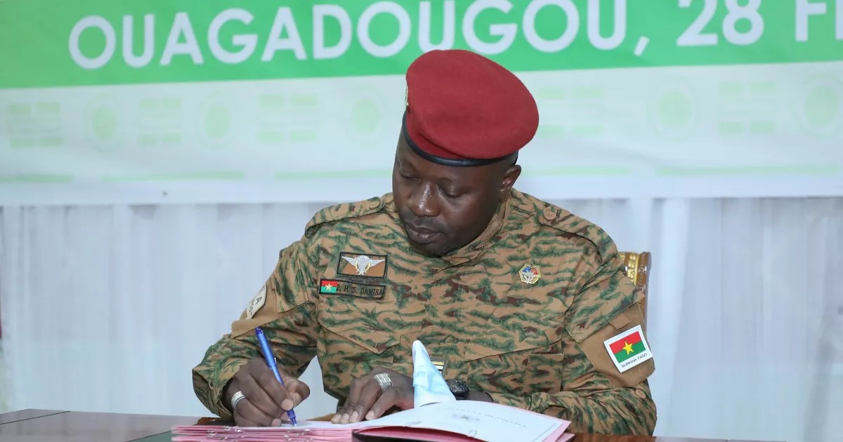 Politique : Damiba interpellé au Togo et contraint de quitter le pays