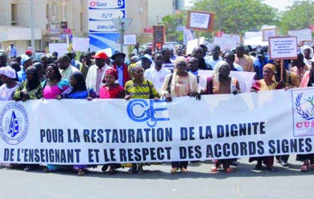 Sénégal : les salaires des enseignants en grève coupés