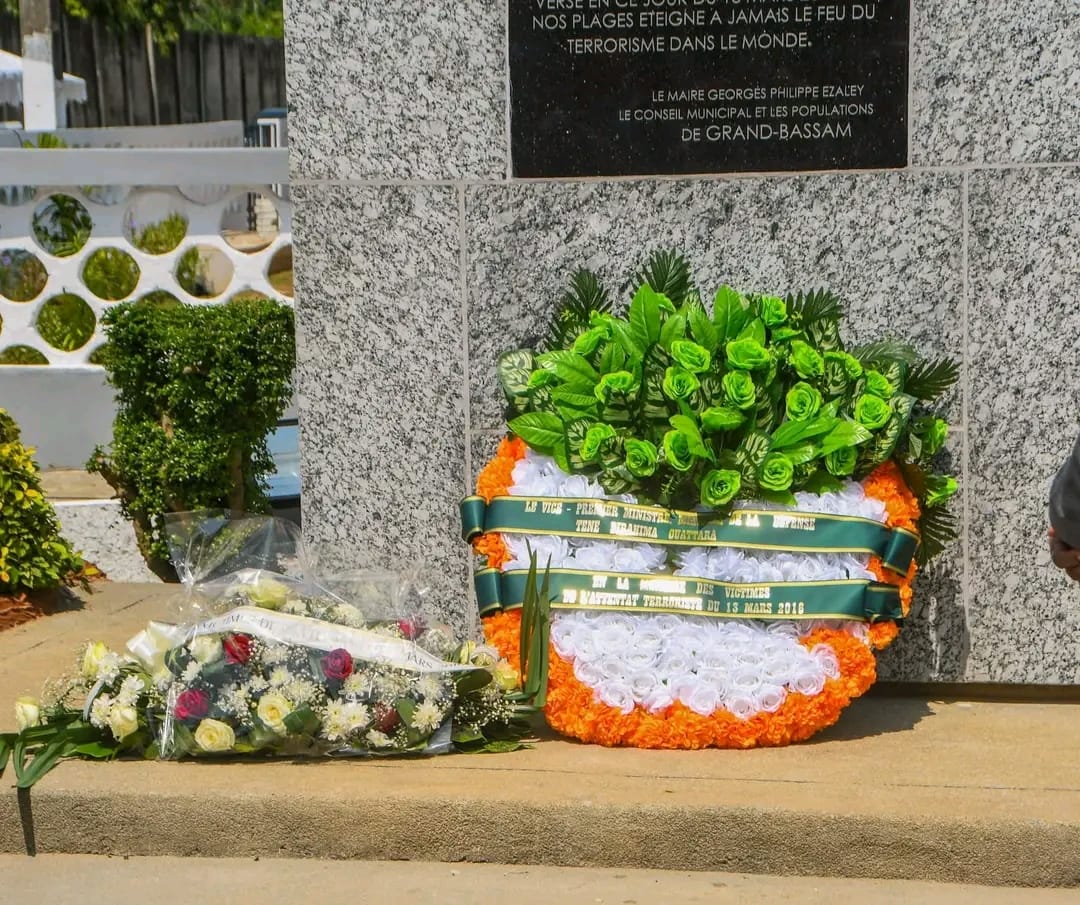 Grand-Bassam : la Côte d’Ivoire rend hommage aux victimes dix ans après l’attentat