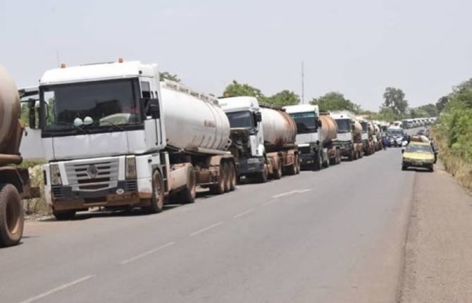 Mali : des jihadistes libérés pour sécuriser le carburant