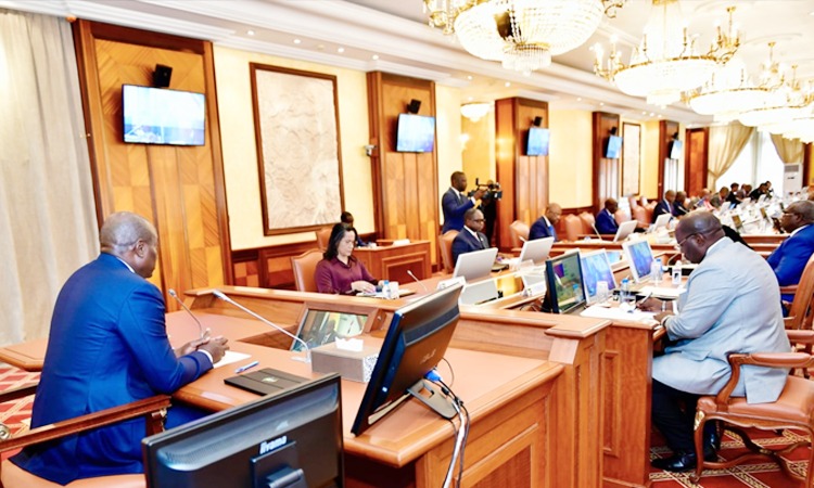 Gabon : le gouvernement vise plus de 90 % d’exécution du budget d’investissement