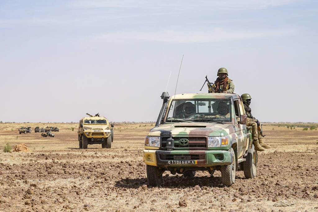 Mali : au moins dix civils tués lors de frappes de drones de l'armée