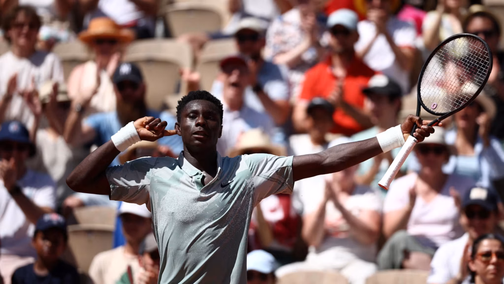 Roland-Garros 2026 : Moïse Kouamé entre dans l’histoire du tennis mondial à 17 ans