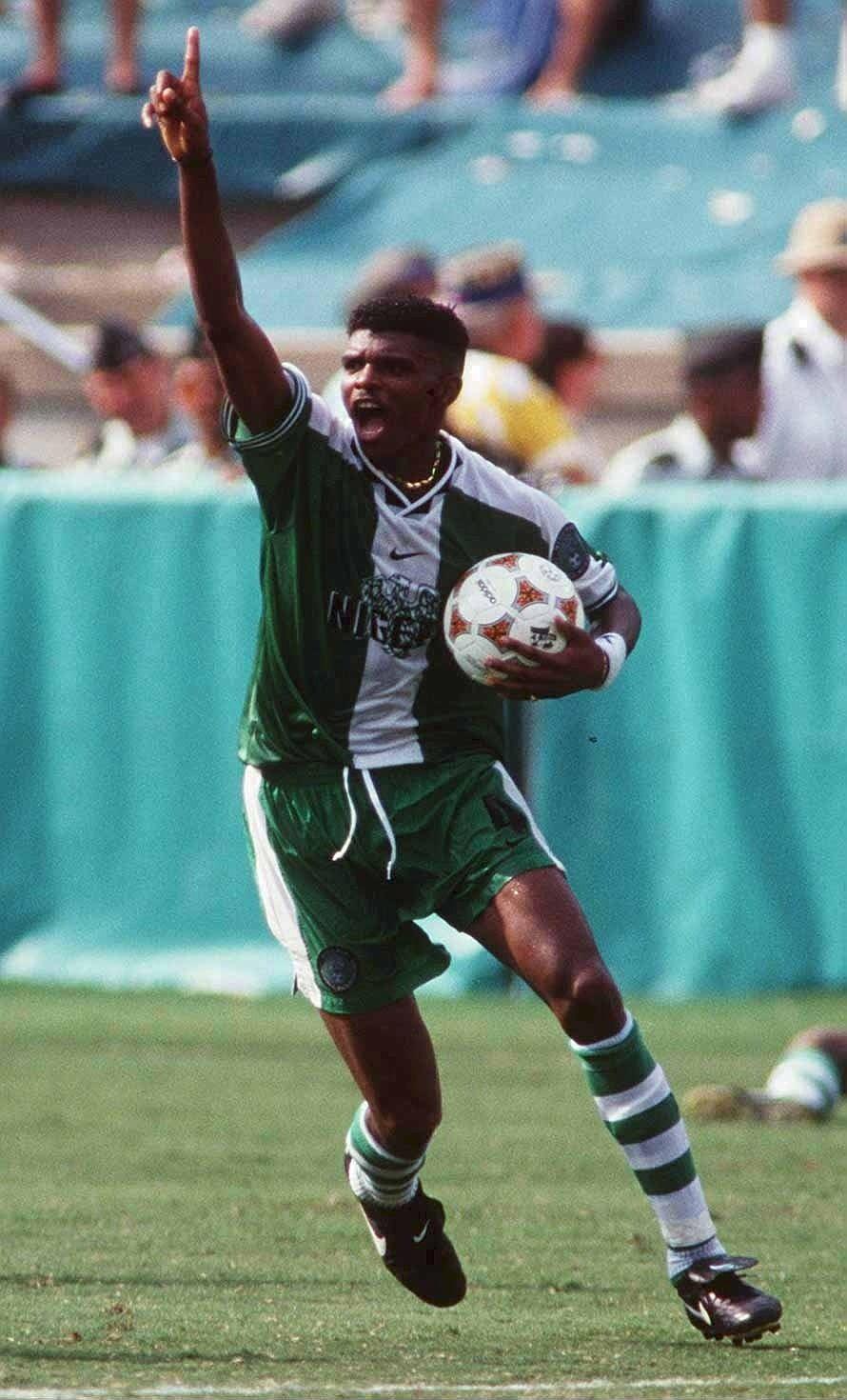 En battant successivement le Brésil puis l’Argentine, le Nigeria remporte les Jeux olympiques d’Atlanta 1996 (Coupe du monde)