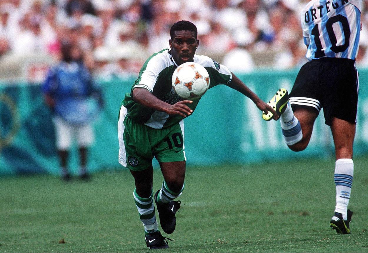 En battant successivement le Brésil puis l’Argentine, le Nigeria remporte les Jeux olympiques d’Atlanta 1996 (Coupe du monde)