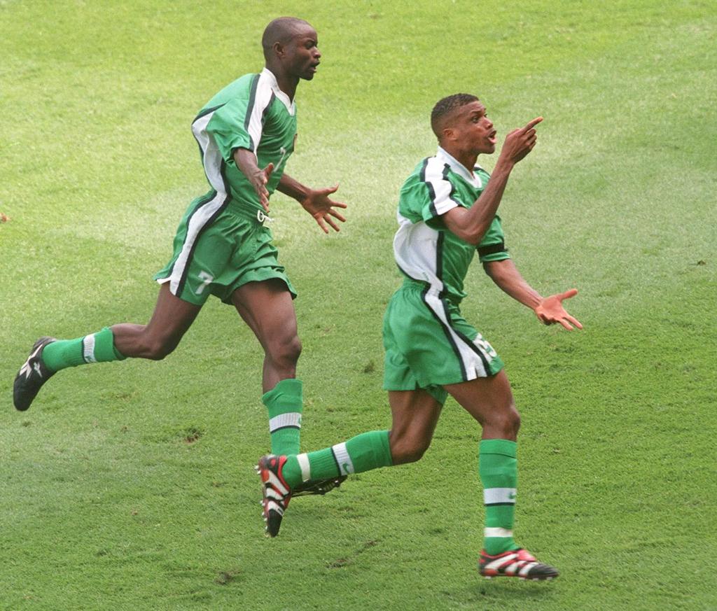 Okocha, Oliseh, Kanu, Finidi : une génération qui joue sans complexe et impose une nouvelle esthétique du (Coupe du monde)