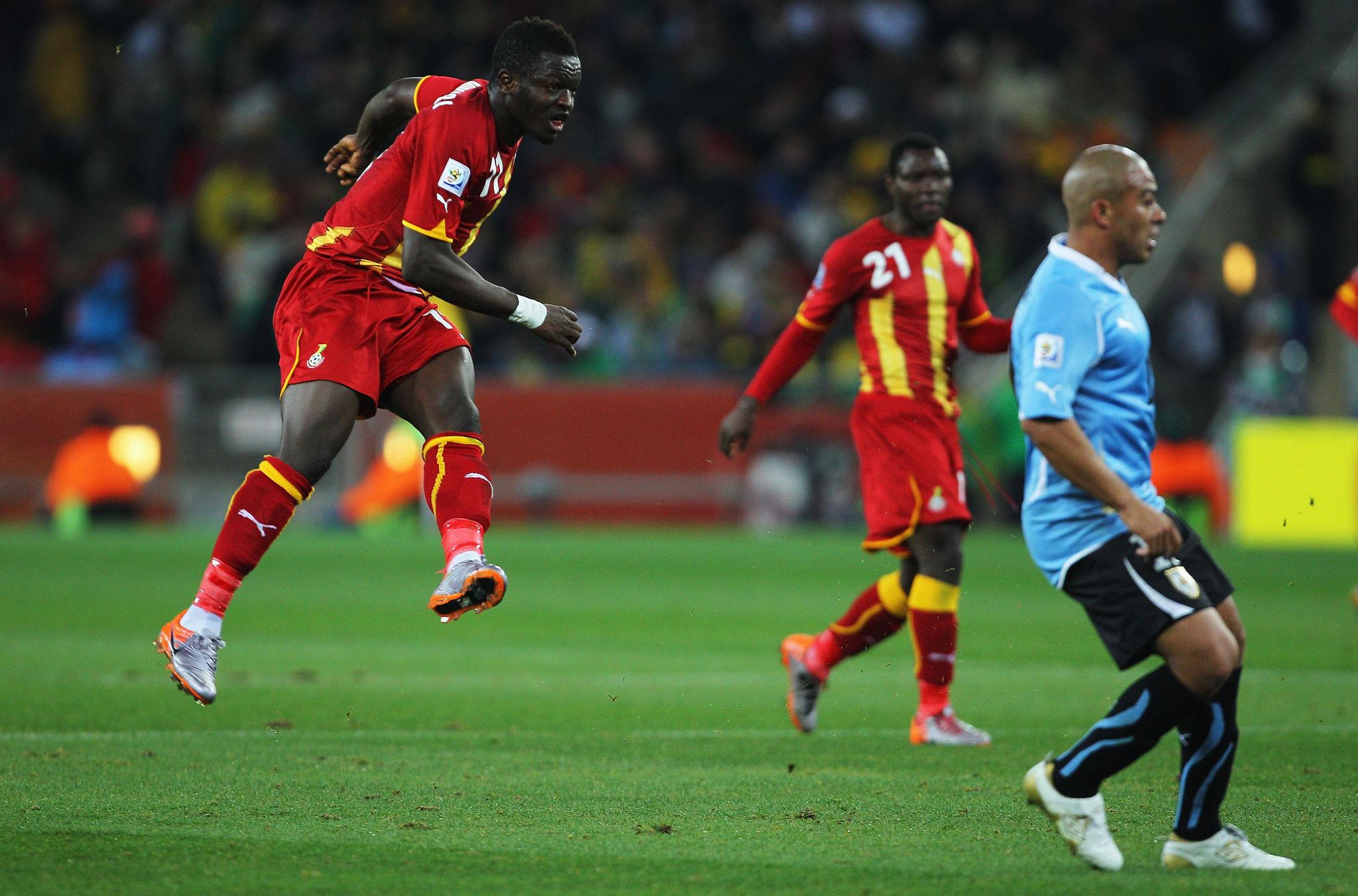 2 juillet 2010, Soccer City : le but de Muntari, la main de Suárez sur sa ligne à la 120e minute, le carton (Coupe du monde)