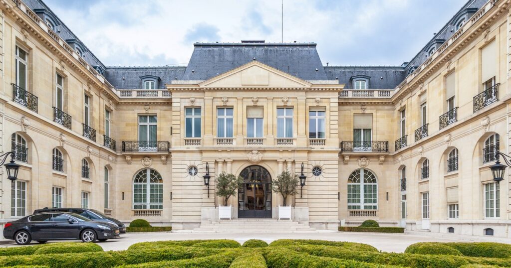 Le Chateau de la Muette a Paris, siege de l'OCDE ou est heberge le GAFI, qui fixe la norme de personne politiquement exposé