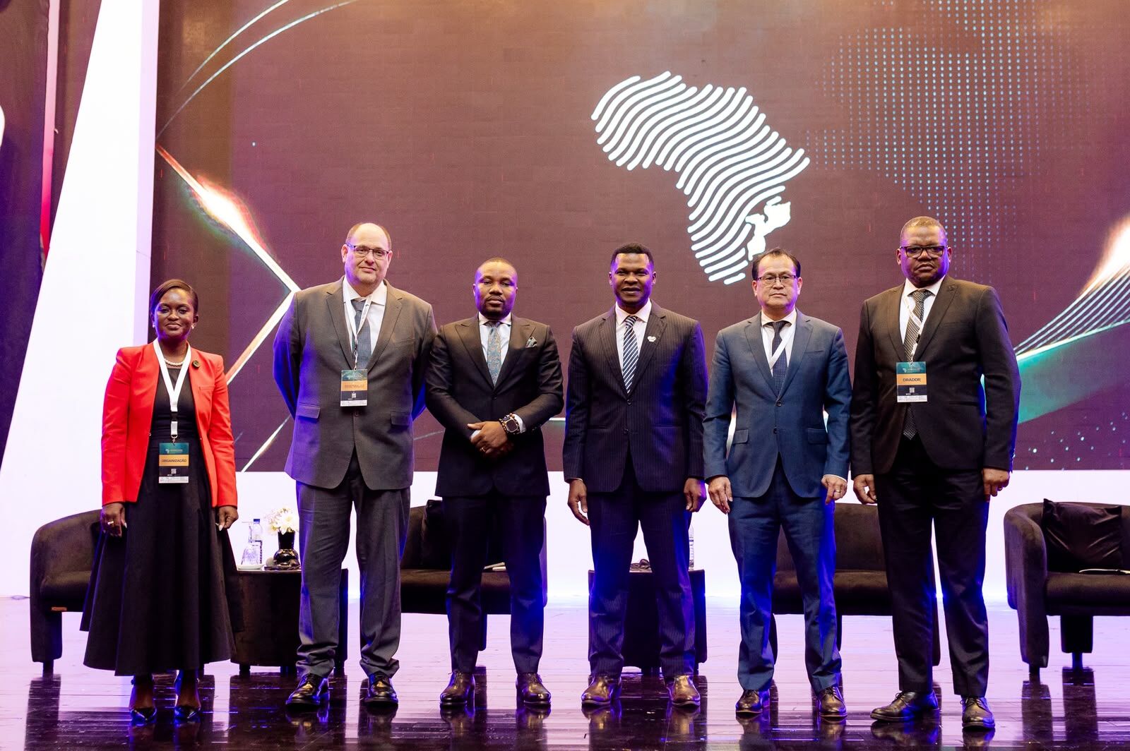 GNL Mozambique — Le président du Mozambique exhorte le secteur privé à transformer un gazoduc de GNL de 50 milliards de