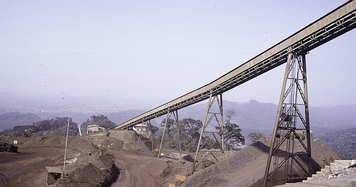 Mine de fer à ciel ouvert, comme le projet Mbalam au Cameroun visé par l'arbitrage