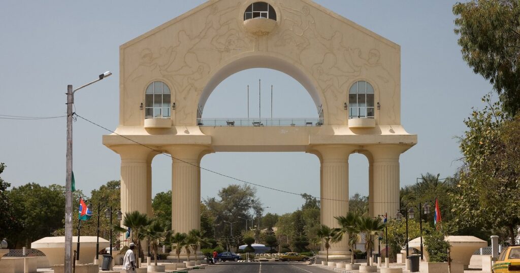 L'Arch 22, à Banjul