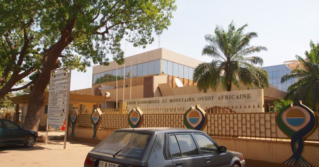 Siège de l'UEMOA à Ouagadougou, façade de l'Union économique et monétaire ouest-africaine