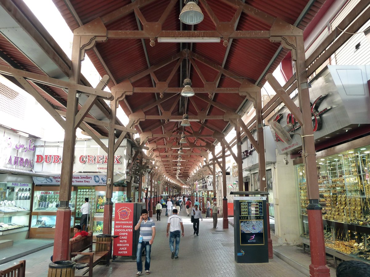 Vitrines du souk de l'or de Dubaï, aux Émirats arabes unis