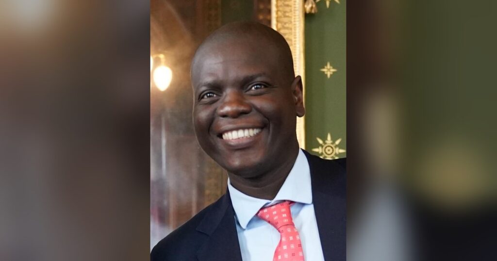 Ronald Lamola, ministre sud-africain reçu à Abuja après les violences liées à la xénophobie en Afrique du Sud