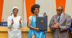 Prix ONU Population — La Fondation Merck félicite la Première Dame du Burundi et la Fondation Bonne Action Umugiraneza p