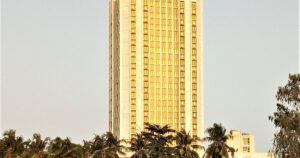 Tour de la BCEAO à Cotonou, banque centrale des banques de l'UMOA suivies pour leurs créances douteuses