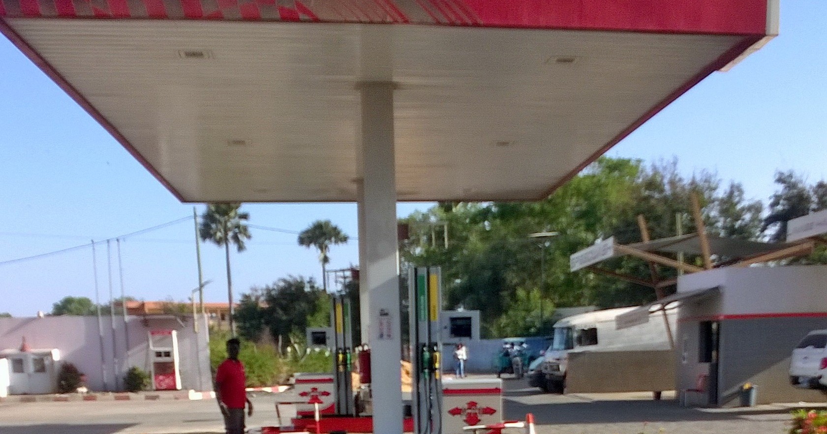 Station-service au Sénégal, où les prix des carburants ont été relevés le 15 août 2026