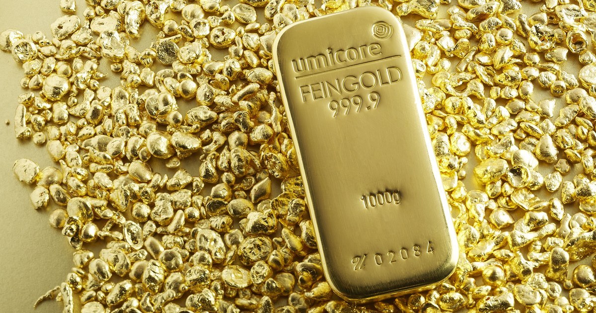 Lingot d'or fin et granules d'or, illustrant la valeur de l'orpaillage illicite ivoirien