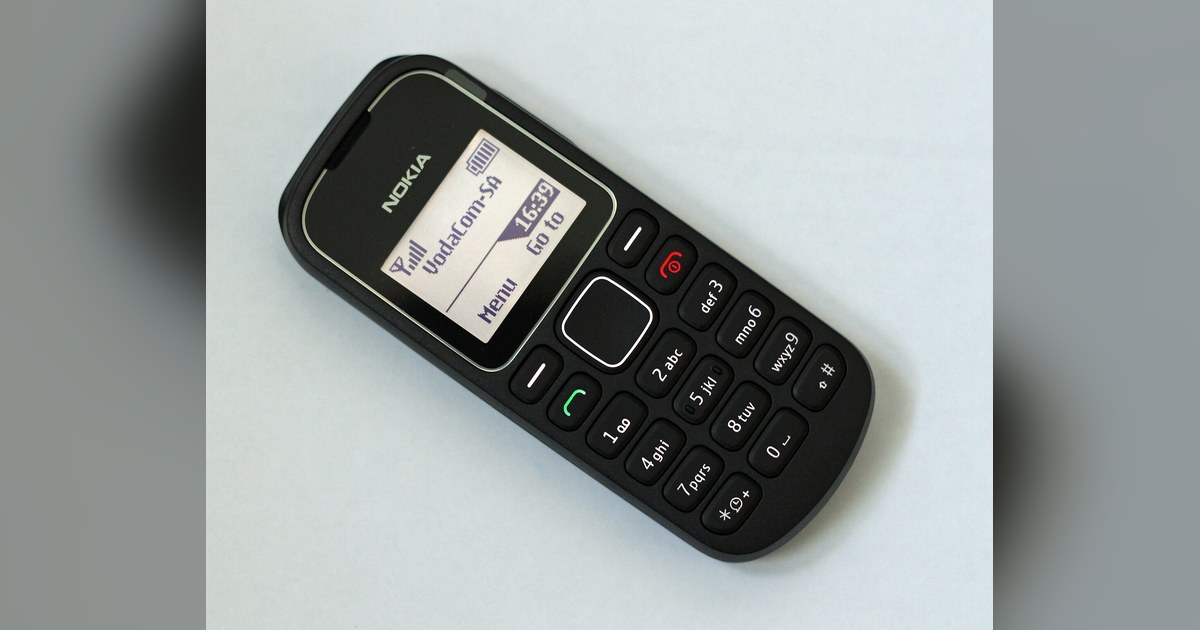 Telephone mobile d'entree de gamme, illustrant les recettes telecoms versees au Tresor congolais