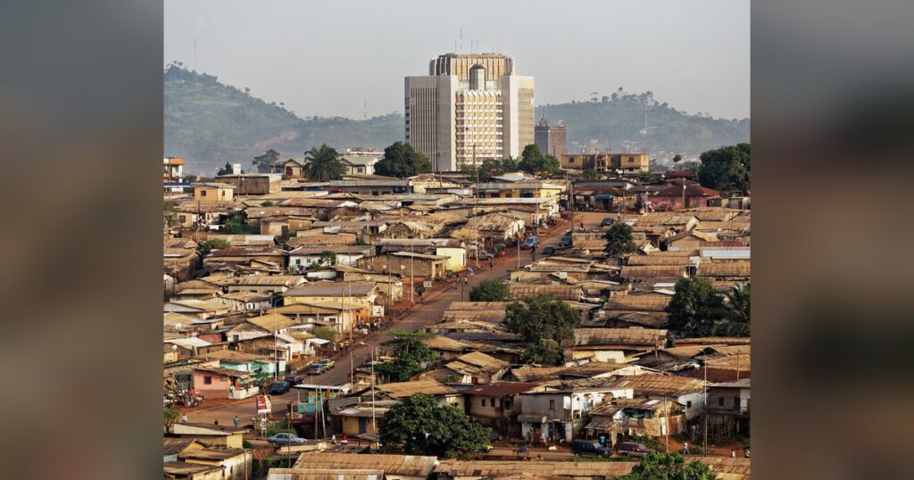 Siege de la BEAC a Yaounde, banque centrale des systemes de paiement de la CEMAC