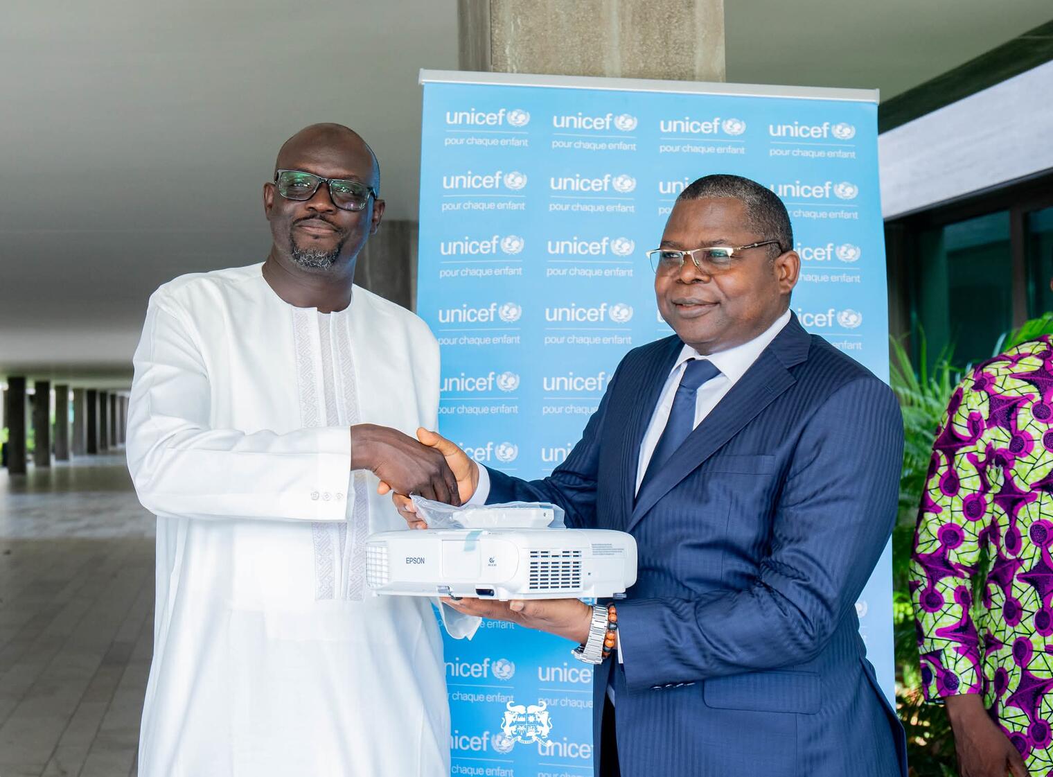 éducation numérique — Bénin : Enseignement secondaire : Le Gouvernement accélère la transformation numérique avec 628 éq