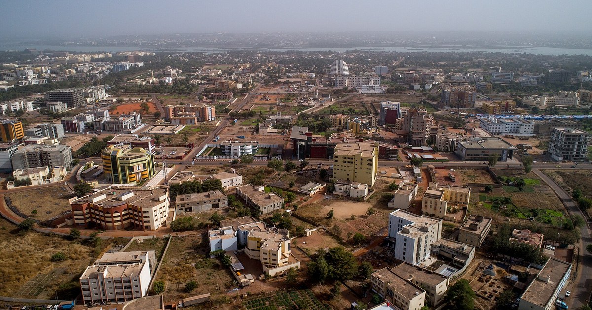 Vue aérienne de Bamako, où la plateforme décrite par Anthropic aurait été conçue