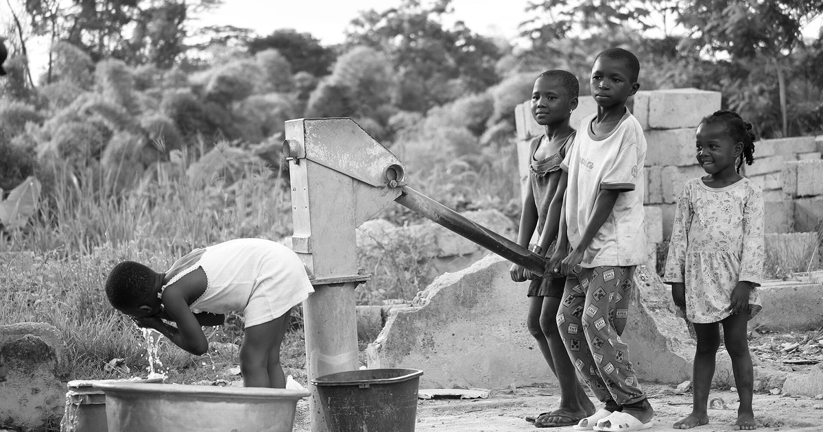 Puits à pompe à motricité humaine, équipement financé pour les collectivités au Burkina Faso