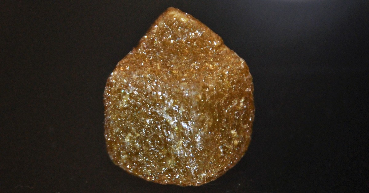Diamant brut de Sierra Leone, illustrant la chute des prix subie par De Beers