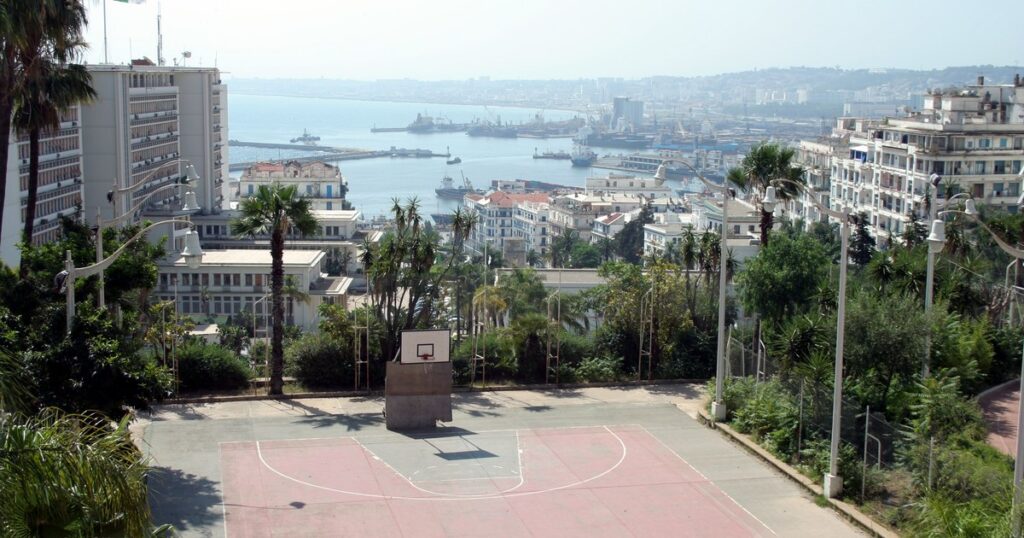 La baie d'Alger, capitale de l'Algérie dont les importations sont sous contrôle administratif