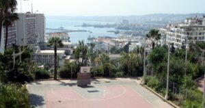 La baie d'Alger, capitale de l'Algérie dont les importations sont sous contrôle administratif