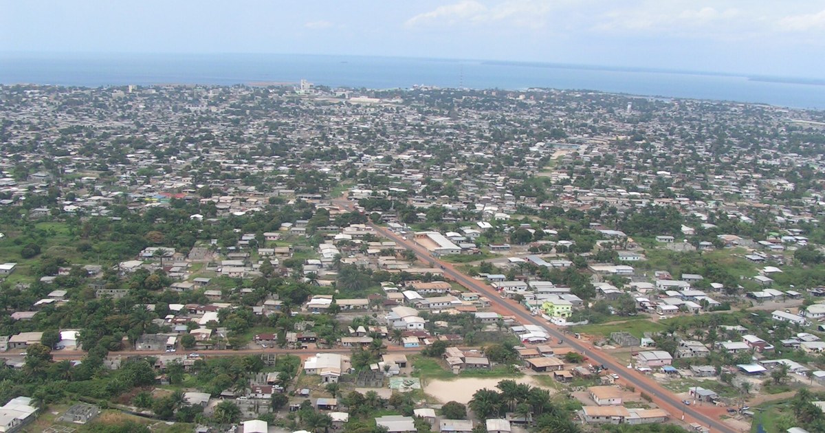 Vue aérienne de Port-Gentil, où le président a reçu la mission FMI Gabon et la direction de Vaalco le 25 septembre 2026