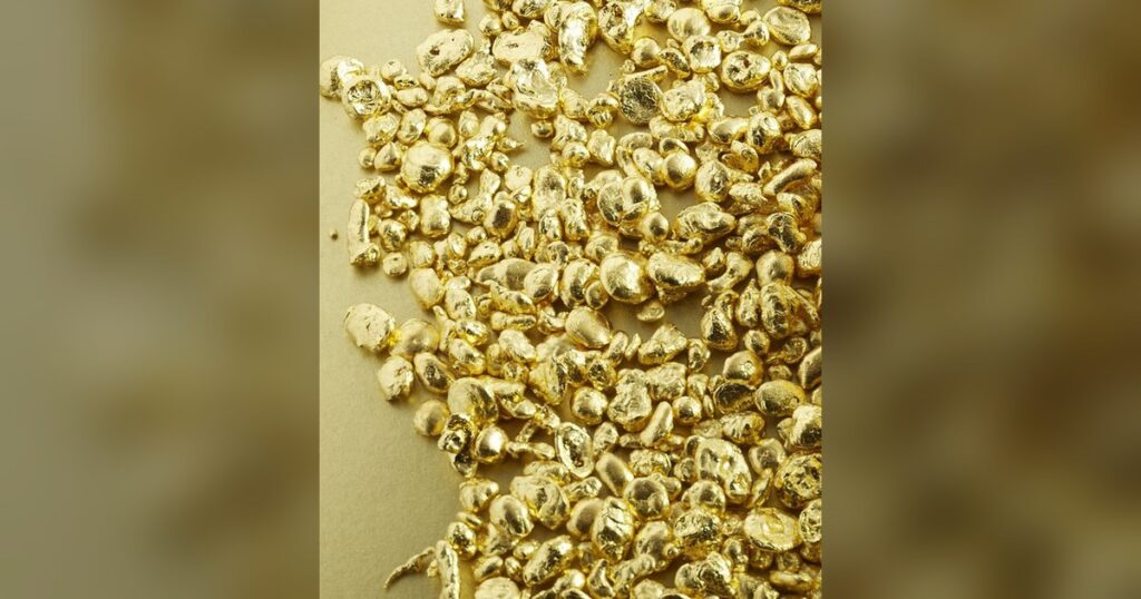 Granulés d'or fin, matière dont l'origine soudanaise disparaît au raffinage