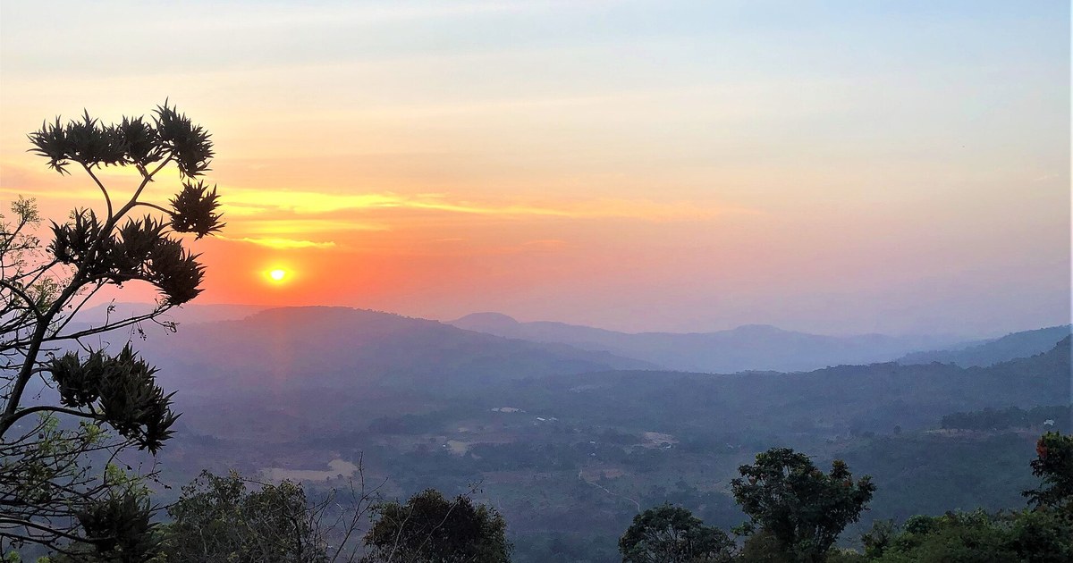 Paysage de collines près de Dalaba, dans le massif du Fouta Djallon en Guinée, château d'eau de l'Afrique de l'Ouest