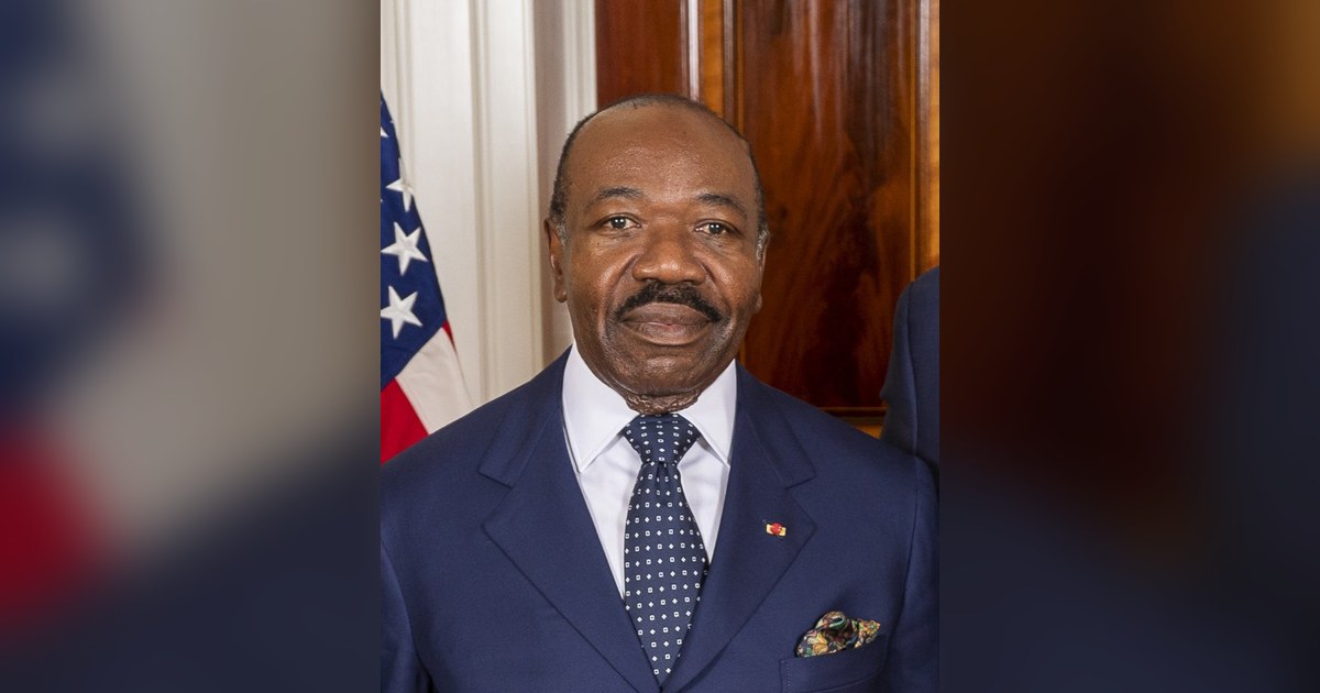 Ali Bongo Ondimba, ancien président gabonais, qui défend la mémoire de son père
