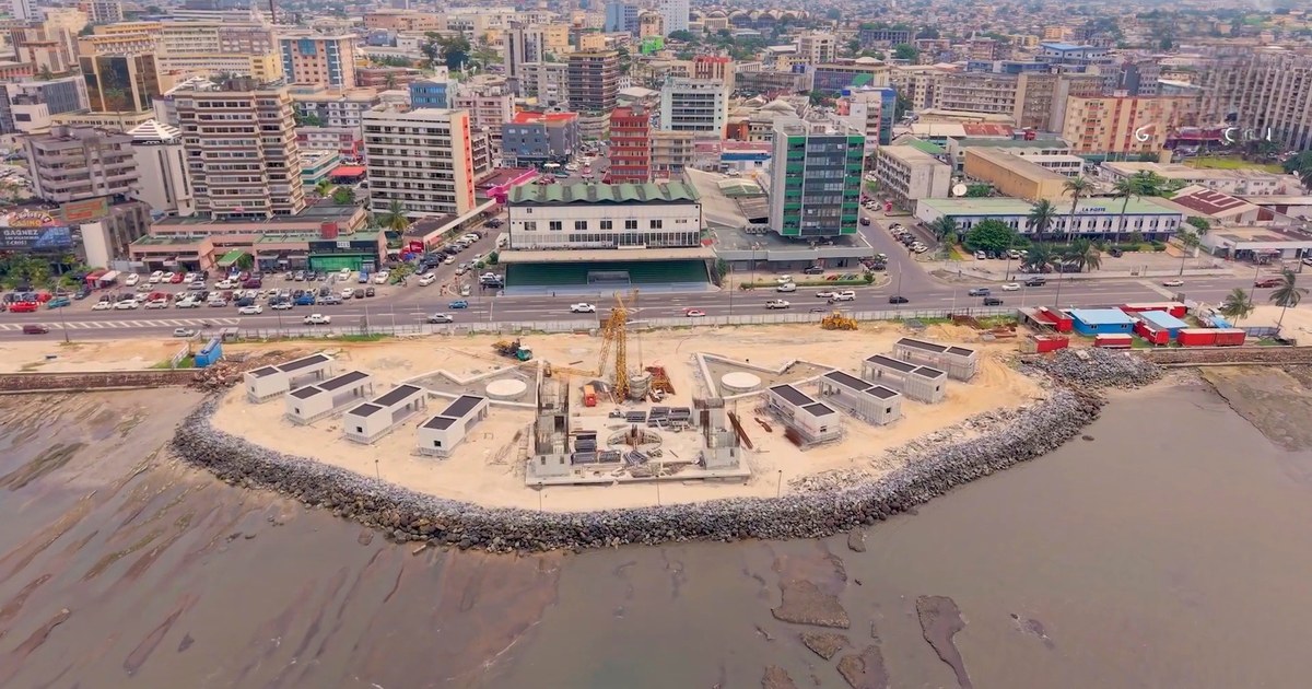 Boulevard de l'Indépendance à Libreville, capitale du pays étudié par le rapport pays Gabon 2026 de la BAD