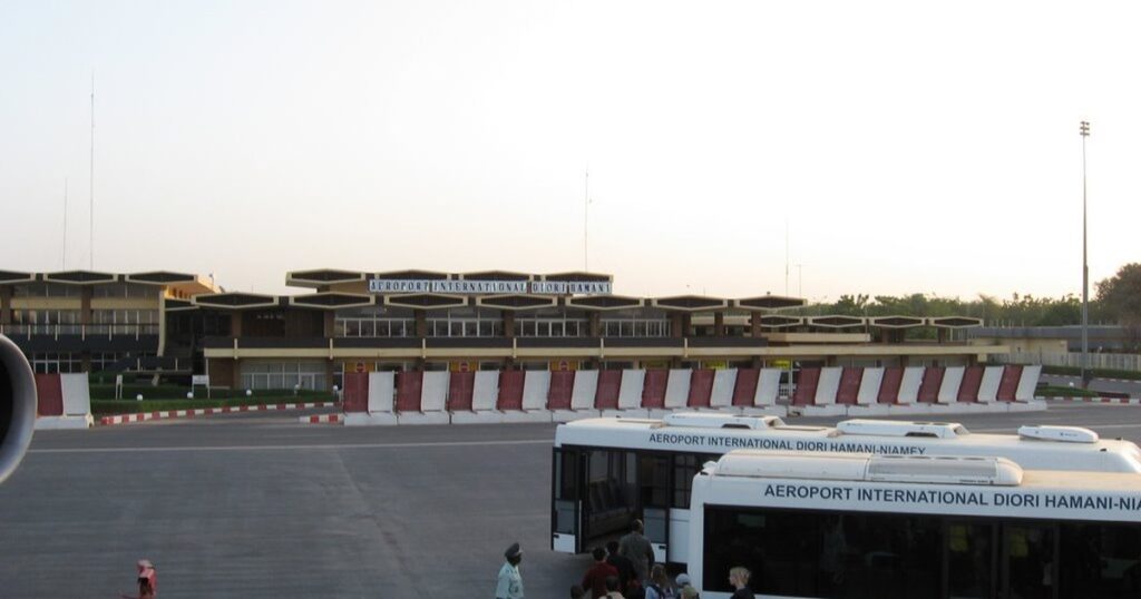 Aéroport Diori Hamani de Niamey au Niger, où la France est accusée par Niamey