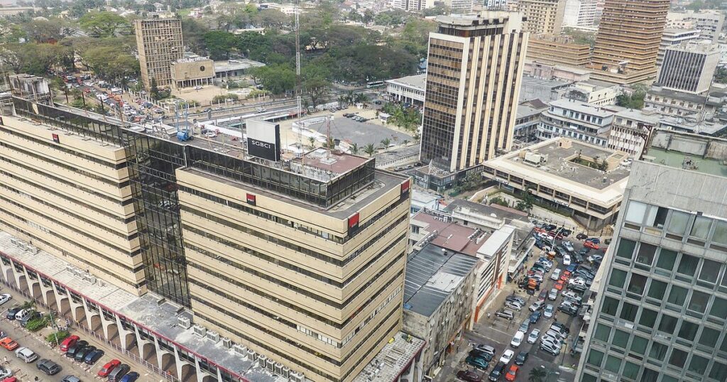 Quartier des banques du Plateau à Abidjan, symbole de l'inclusion financière bancaire dans l'UEMOA