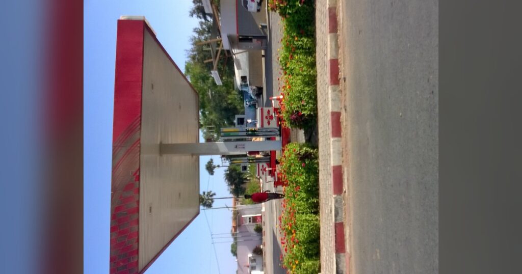 Pompes d'une station-service au Sénégal, où le prix du carburant a augmenté le 15 août 2026
