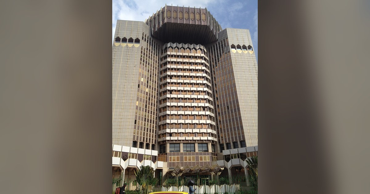 Siège de la BEAC à Yaoundé, banque centrale qui retire cinq anciennes gammes de pièces de la CEMAC