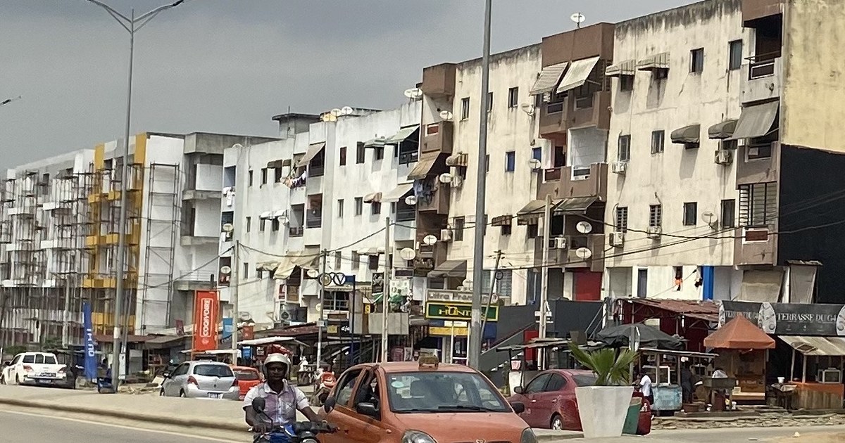 Logement abordable à Abidjan : immeubles d'habitation du boulevard Latrille à Angré, Côte d'Ivoire