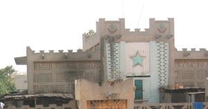 Le marché Sandaga à Dakar-Plateau vu des toits, image du commerce et des recettes fiscales du Sénégal